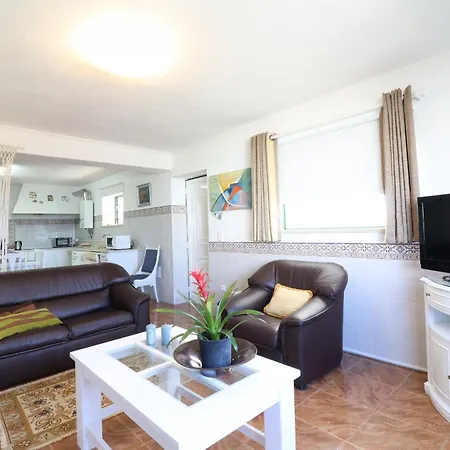 Beguest Lagoon House *