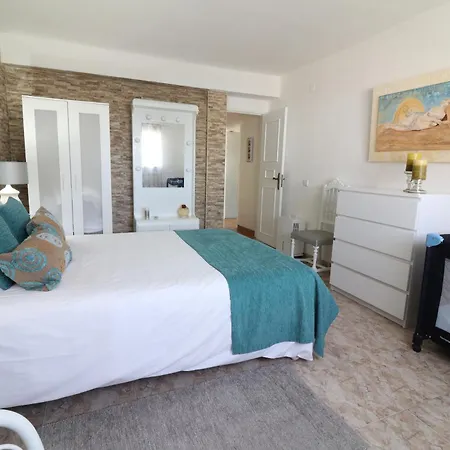 Beguest Lagoon House *